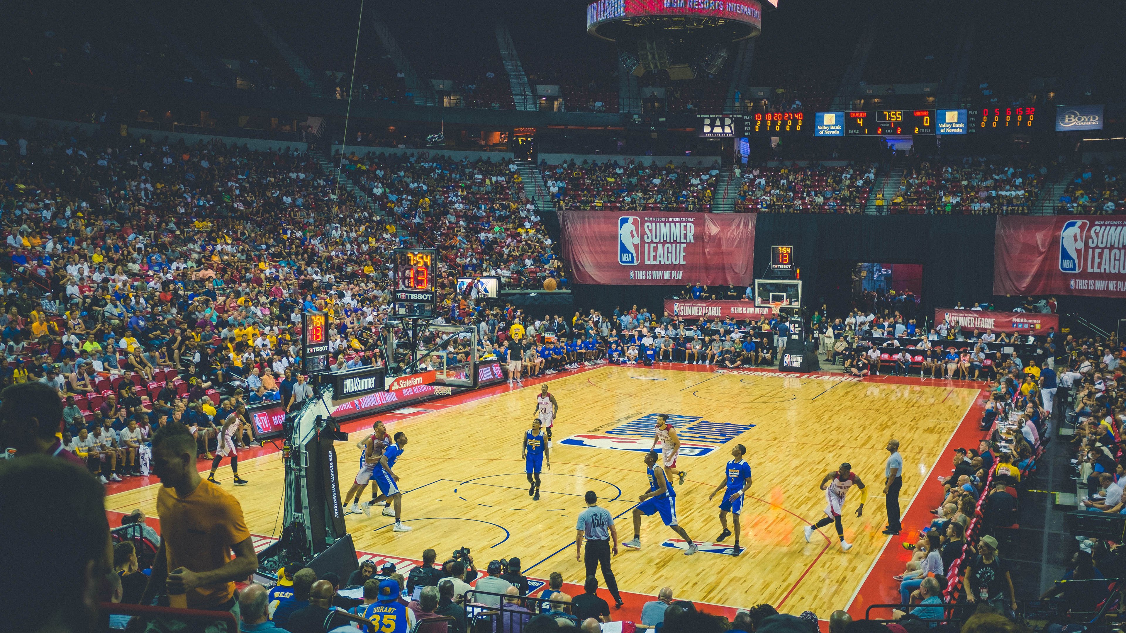 开云·体育官方网站入口-英雄联盟“巅峰之战”超级总决赛引爆眼球，lol之决战巅峰